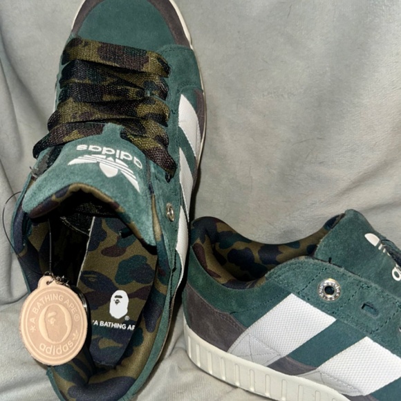 Athletic_Shoes